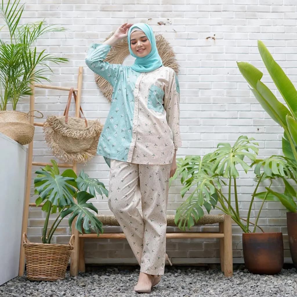 Busana muslim wanita – brand Fitria